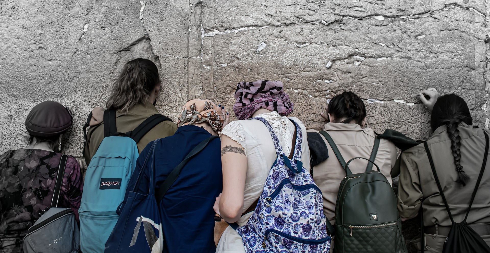 praying-g887489294_1920