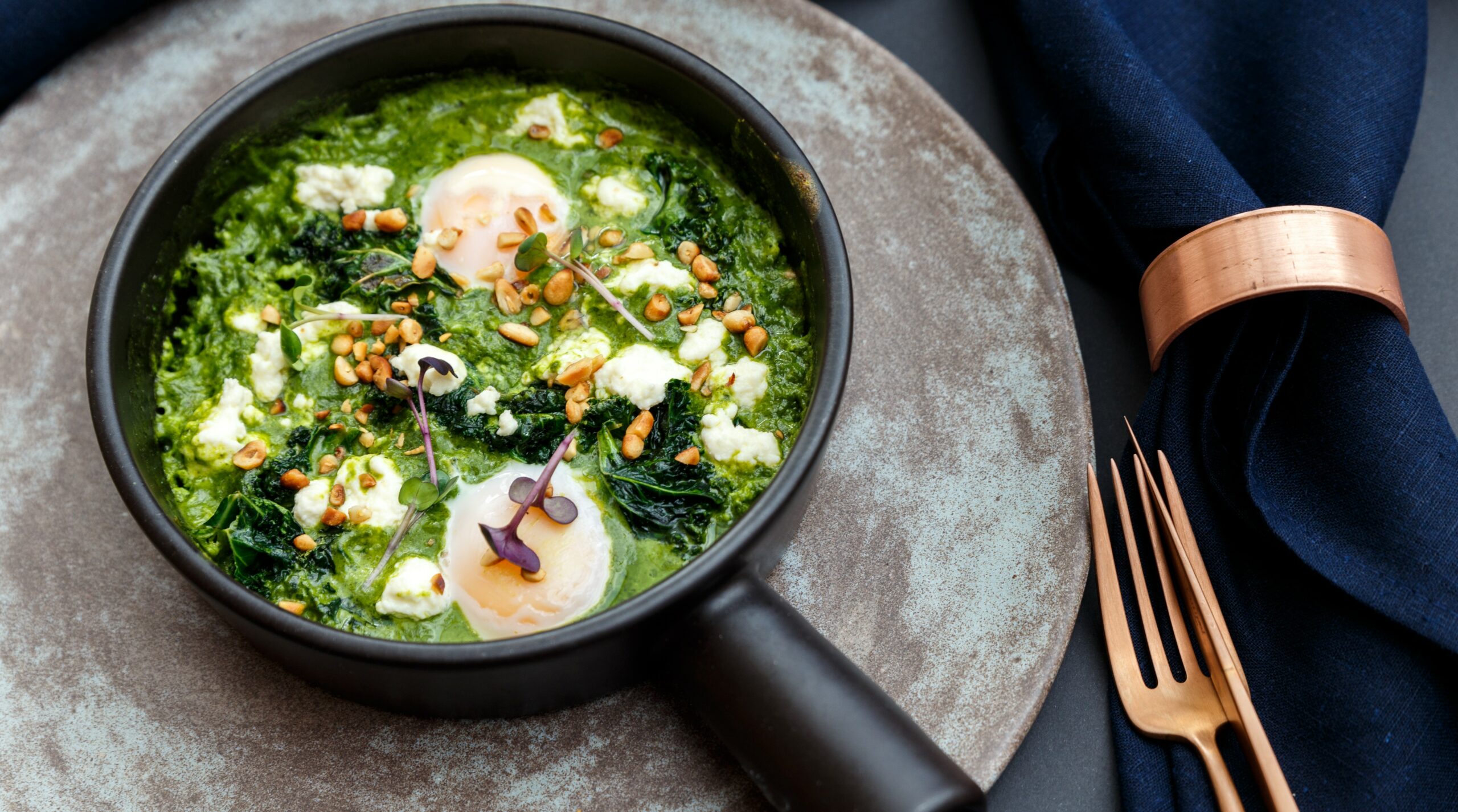 green omelette shakshuka