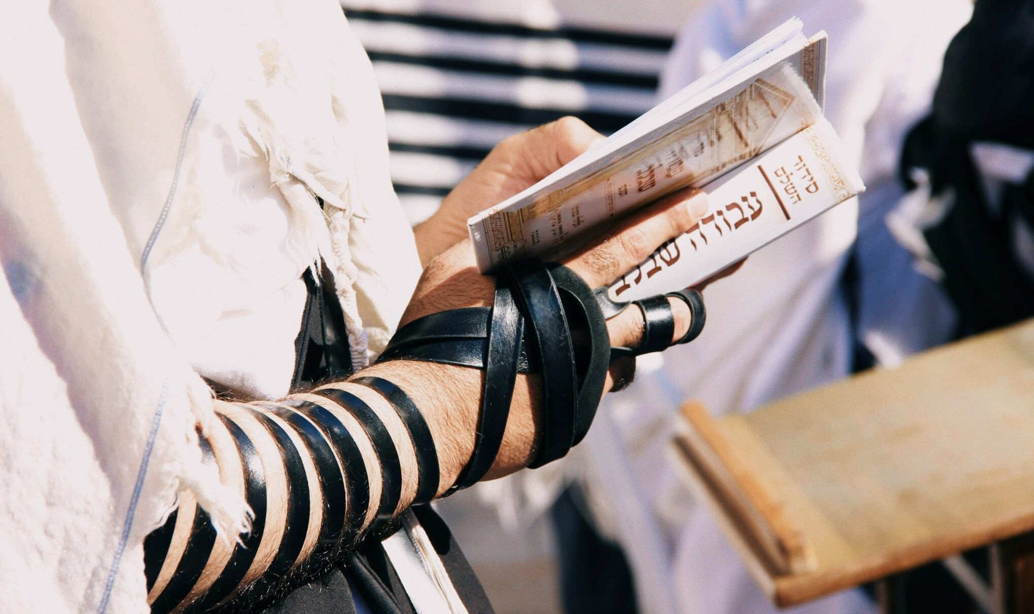 francesco-alberti-bw06yaHnQdQ-unsplash-2048x1365